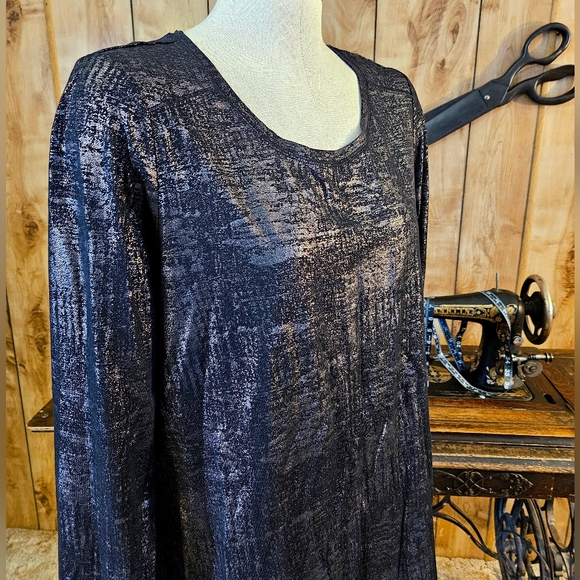 Metallic Print Longsleeve Shirt - Picture 9 of 10